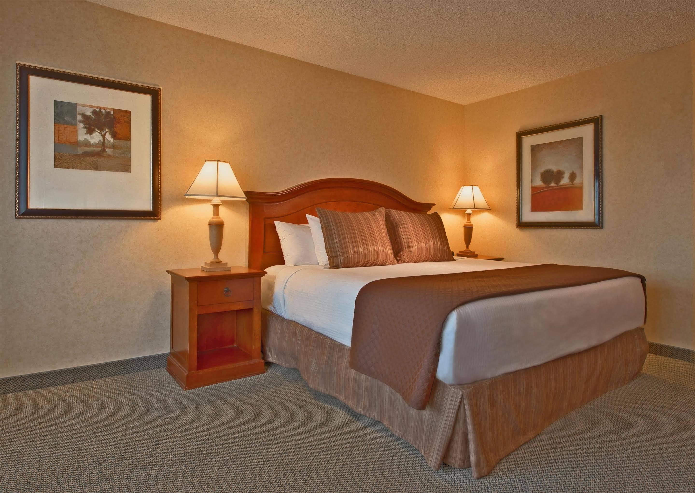 Red Lion 3*