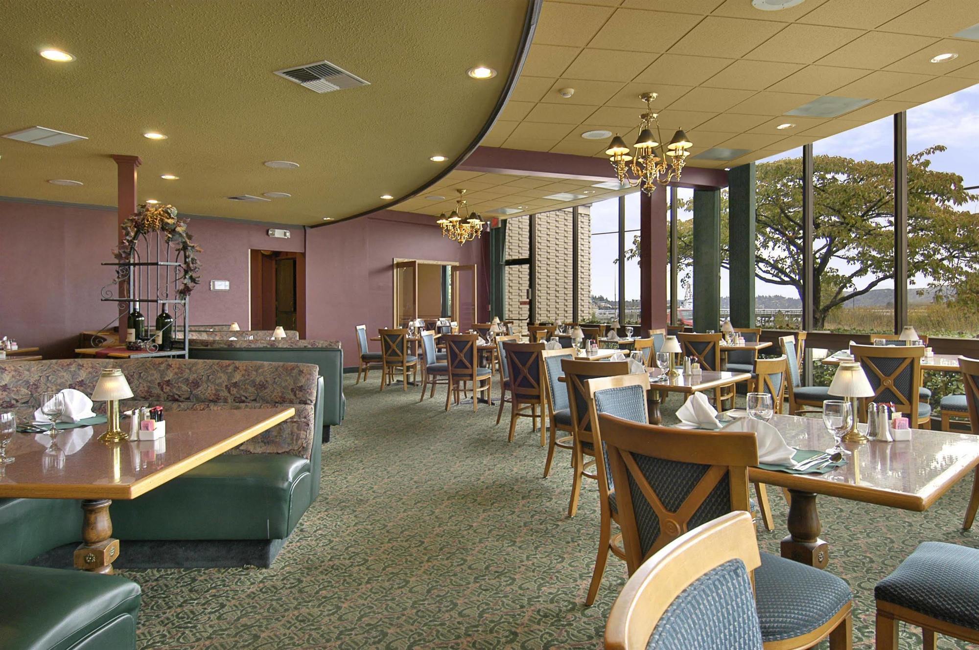 Red Lion 3*